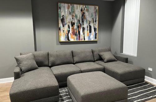 East Garfield Park Apartment | Rustic Mix