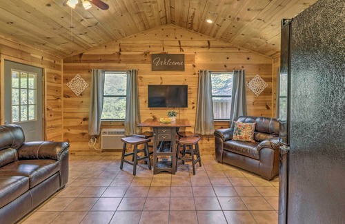 Mountain View Cabin | Rustic Mtn-View Cabin < 1 Mile to White River!