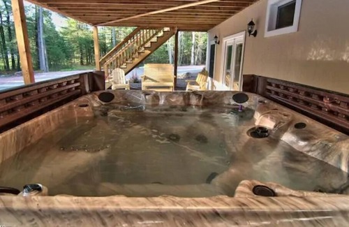 Tafton House | Rustic Private Manor Retreat In Tafton Near Lake!