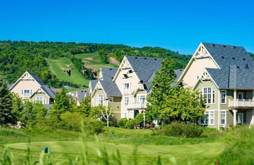 The Blue Mountains House | Rustic Retreat at Blue Pool Hot Tub Golf Ski