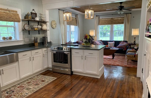 Sardis House | Rustic retreat