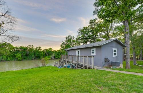 Waco Apartment | Rustic River Cabin with Dock and Covered Deck!