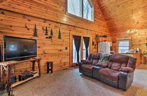 Sevierville House | Rustic Sevierville Cabin with Covered Porch!