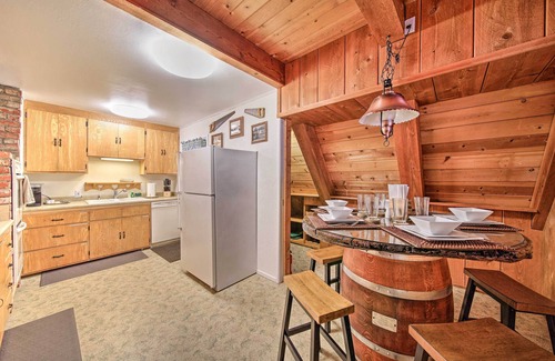 Trinity Center Cottage | Rustic Trinity Center Cabin w/Deck Near Fishing!