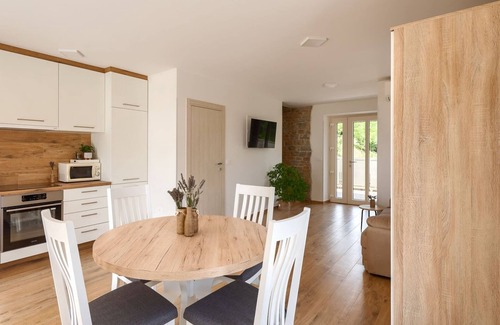 Livade Villa | Rustic villa Casa Mavretici with pool in Motovun