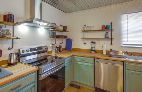 Lupton City House | Rustic Whitwell Home w/Grill, Near State Parks!