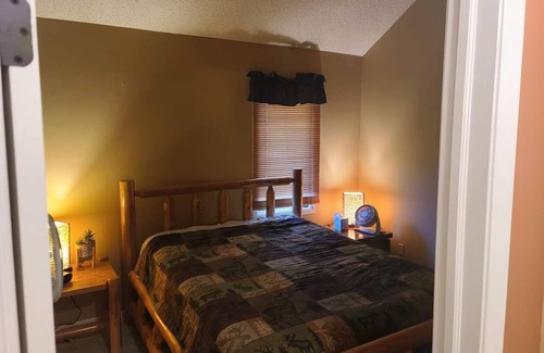 Lyndon Station Condo | Rustic Wisconsin Dells Condo