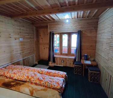 Banjar Bed & Breakfast | Rustic wood house - A village home stay in Jibhi Valley