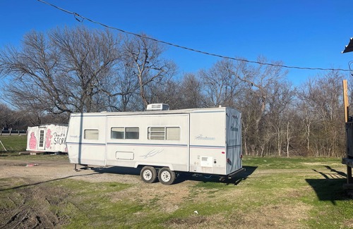 Navarro County Resort | Rv camping site with all hookups