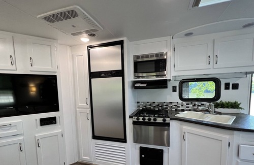 Queenstown House | RV Cinderella Suite, on over 2000 ft. of shoreline