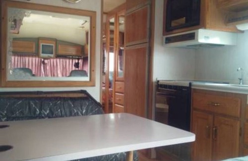 El Cerrito House | RV suite near El Cerrito BART