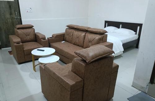 Gajwel Hotel | RVR TOWN LODGe