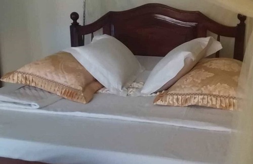 Kabwohe Hotel | Ryan Green and Gardens Hotel