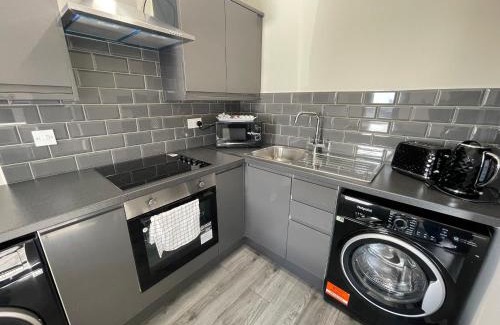 Liverpool Apartment | RYAN I AIR I BNB - 458 Mill Street - Free Parking