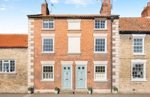 Thornton Dale House | Ryburn House - Uk43518