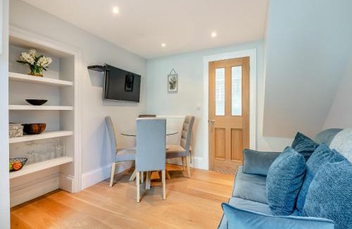 Thornton Dale House | Ryburn House - Uk43518