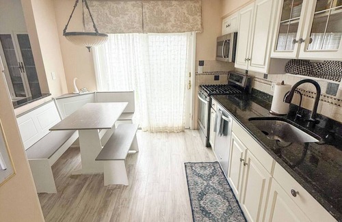 North Bellmore House | Ryder Cup Accommodation <8 miles Bethpage Black. heated salt water pool