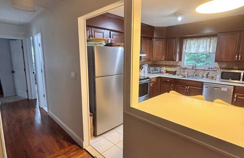 Farmingdale Apartment | Ryder Cup Rental, 1.4 miles away. n3-bedroom apartment with parking