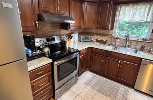 Farmingdale Apartment | Ryder Cup Rental, 1.4 miles away. n3-bedroom apartment with parking