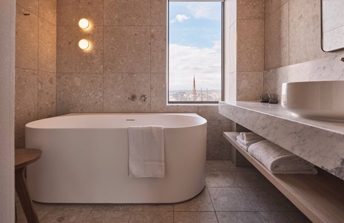 Chinatown Hotel | Rydges Melbourne