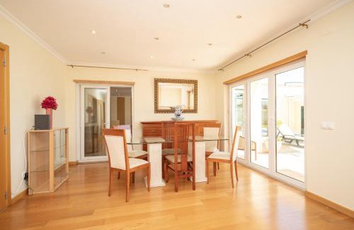 Parede Apartment | São Pedro do Estoril Villa By Hosty
