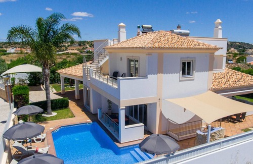 Albufeira Villa | São Rafael: BBQ, heatable pool & games room