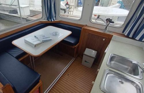 Pontailler-sur-Saone Boat Rental | Séjour atypique sur une Pénichette vintage avec terrasse - Pontailler-sur-Saône - API-1-46-20