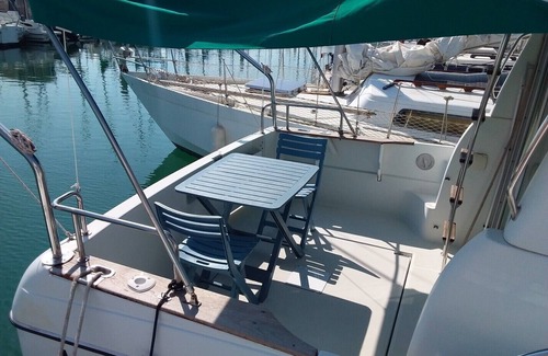 Les Sables d'Olonne Boat Rental | Séjour insolite sur un bateau au ponton