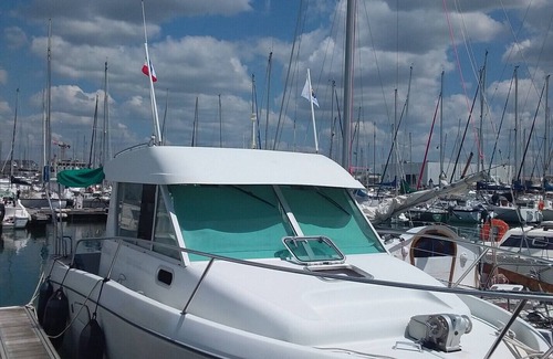Les Sables d'Olonne Boat Rental | Séjour insolite sur un bateau au ponton