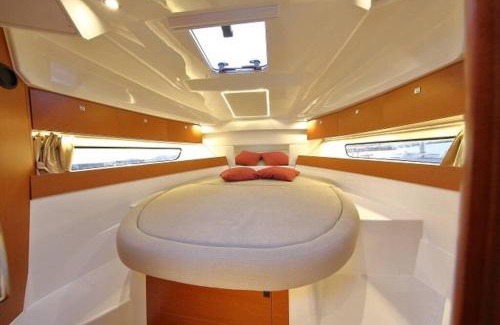 Mandelieu-La-Napoule Boat Rental | Séjour sur bateau de plaisance
