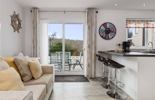 Saundersfoot Cottage | Sêr Môr - Peaceful Cottage with Log Burner