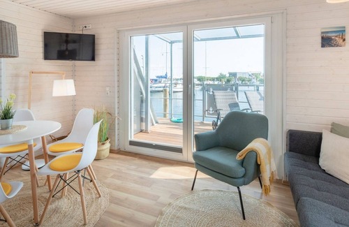 Heiligenhafen Boat Rental | Sünje - Wohnboot, Deutschland