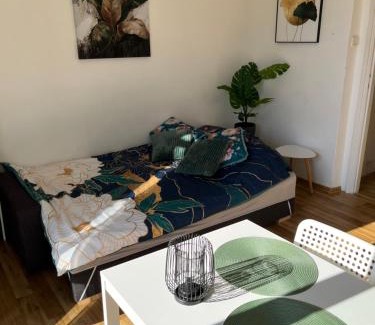 Zoliborz Apartment | Słoneczny apartament na Żoliborzu dla 2 osób przy Arkadii