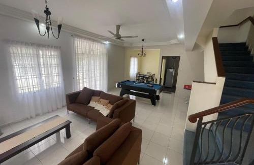 Taman Setia Indah House | S 75 corner house with pool table