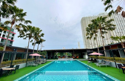 South Pattaya Villa | S Club & Hotel
