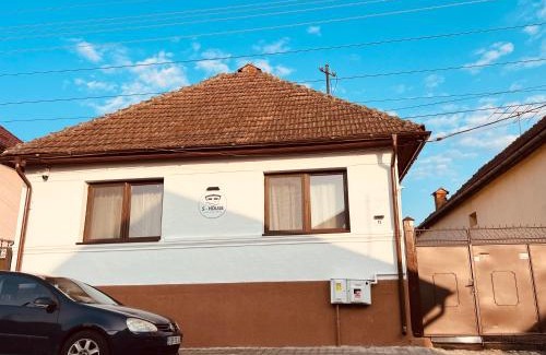 Avrig Apartment | S-HOUSE Avrig Apartament Spațios cu Terasă Privată lângă Sibiu