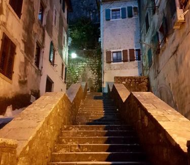 Kotor Old Town House | S&I room