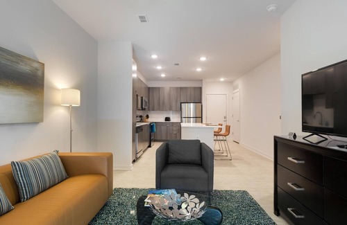 Midtown Apartment | S1bk Affordable Hotel-alternative Perfect for Long Term Stay Near Whole Foods