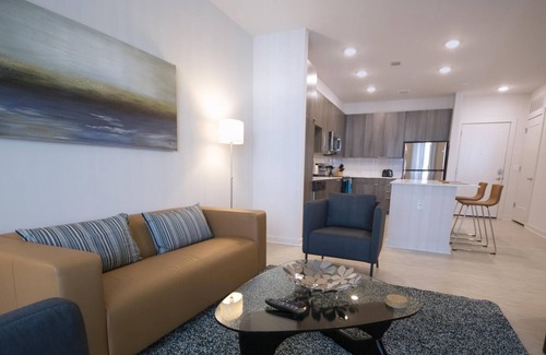 Midtown Apartment | S1bk Affordable Hotel-alternative Perfect for Long Term Stay Near Whole Foods