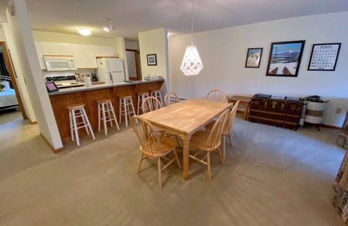 Bretton Woods Apartment | S27 Family style Bretton Woods condo, close to Mt. Washington hotel, and Dog Friendly!