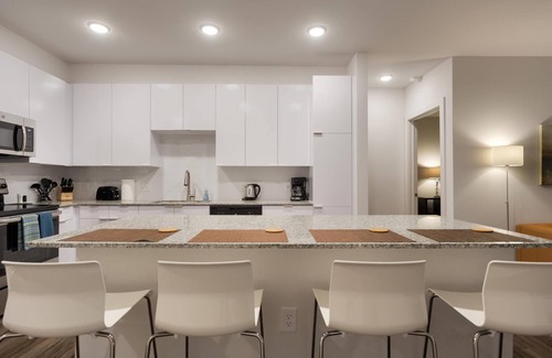 Midtown Apartment | S2ba Modern 2-br Walkable in Midtown 1 Block From Marta