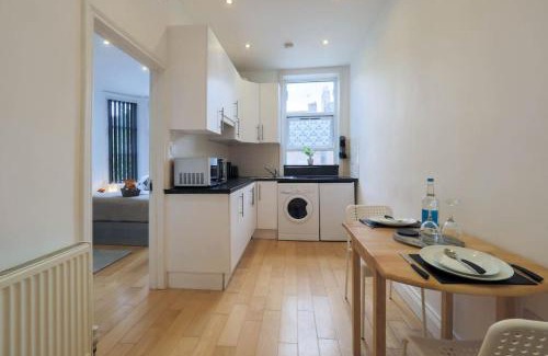 Kilburn Apartment | S3 Full Studio In Central Kilburn With Kitchen London Zone 2
