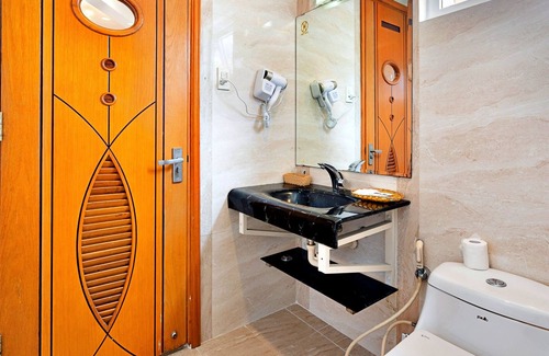 District 10 Hotel | S79 Happy Hotel