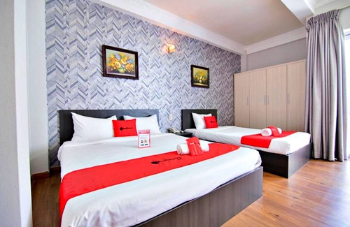 Tan Binh Hotel | S79 Quynh Giang Airport Hotel