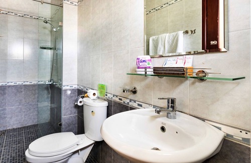 Tan Binh Hotel | S79 Vuong Quang Airport Hotel