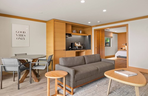 Eastern Malibu Apartment | SA Beach Suites #1 - Luxury Suite with Fireplace and Ocean Views