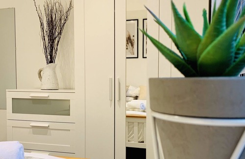Taunton Apartment | SA Today St Margarets Court Taunton with Fibre Wi-Fi & Netflix