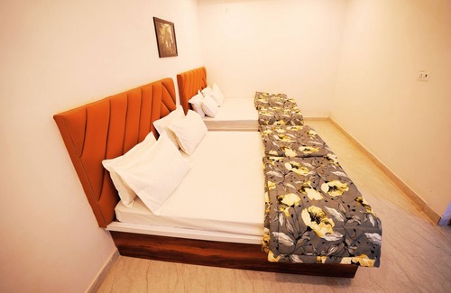 Chhatarpur Hotel | SAATWIK HOTEL