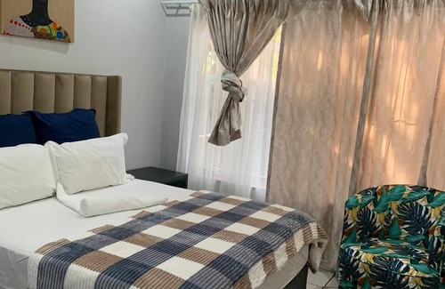 Queenswood House | Saba Saba Guest House