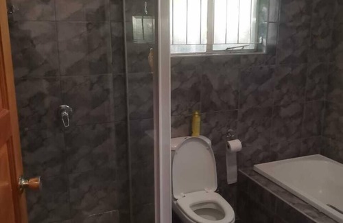 Queenswood House | Saba Saba Guest House